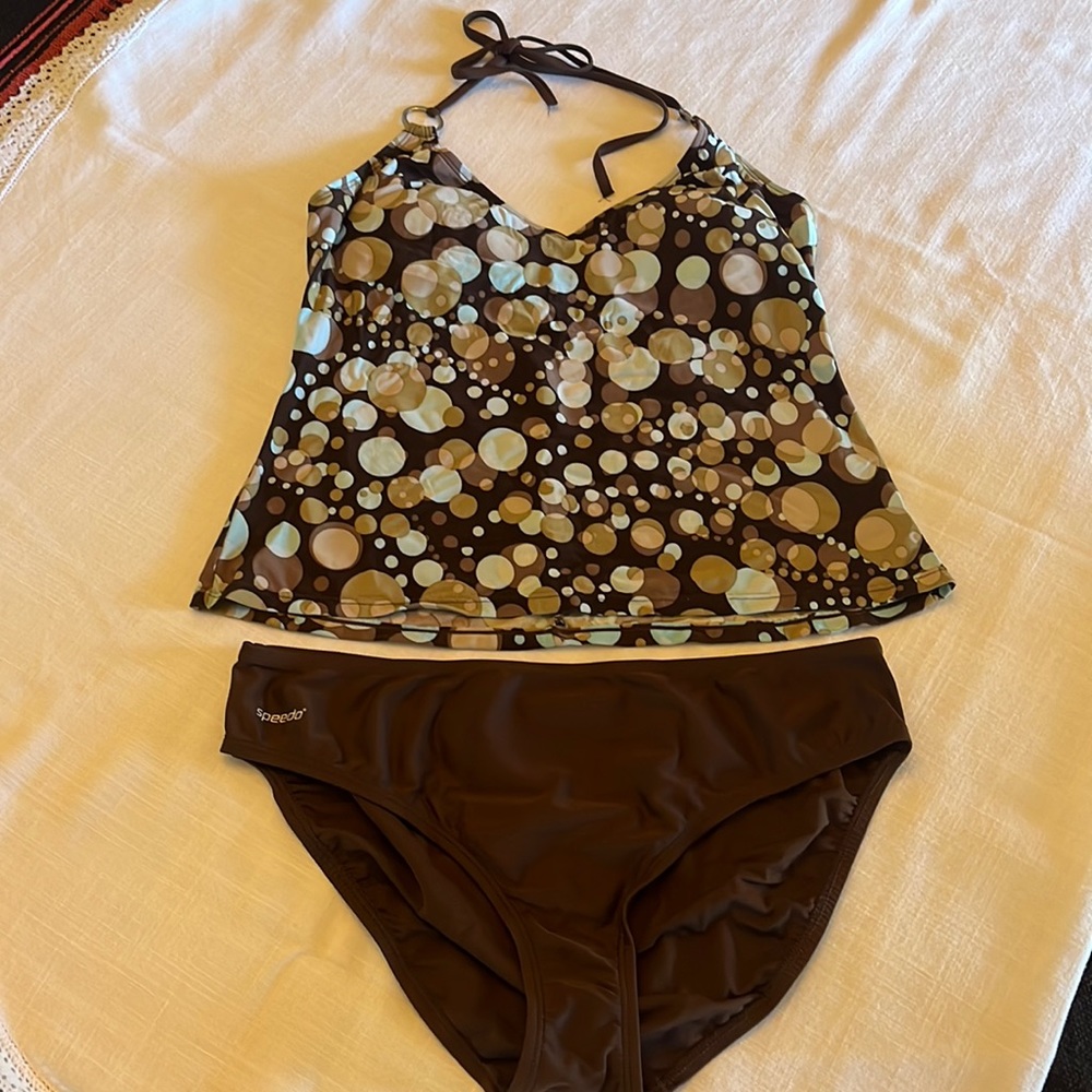 Speedo 2 piece Tankini in geometric print